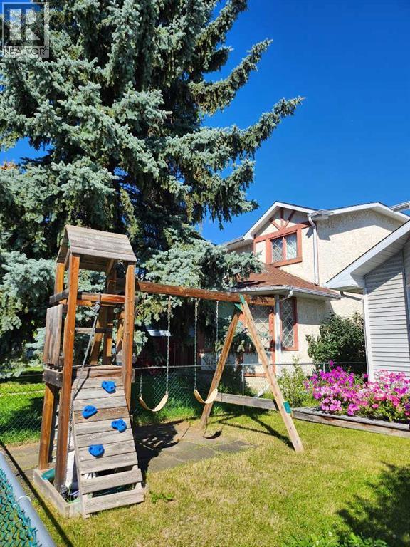 Single Family House for Sale in  Millbank Drive SW Millrise Calgary 