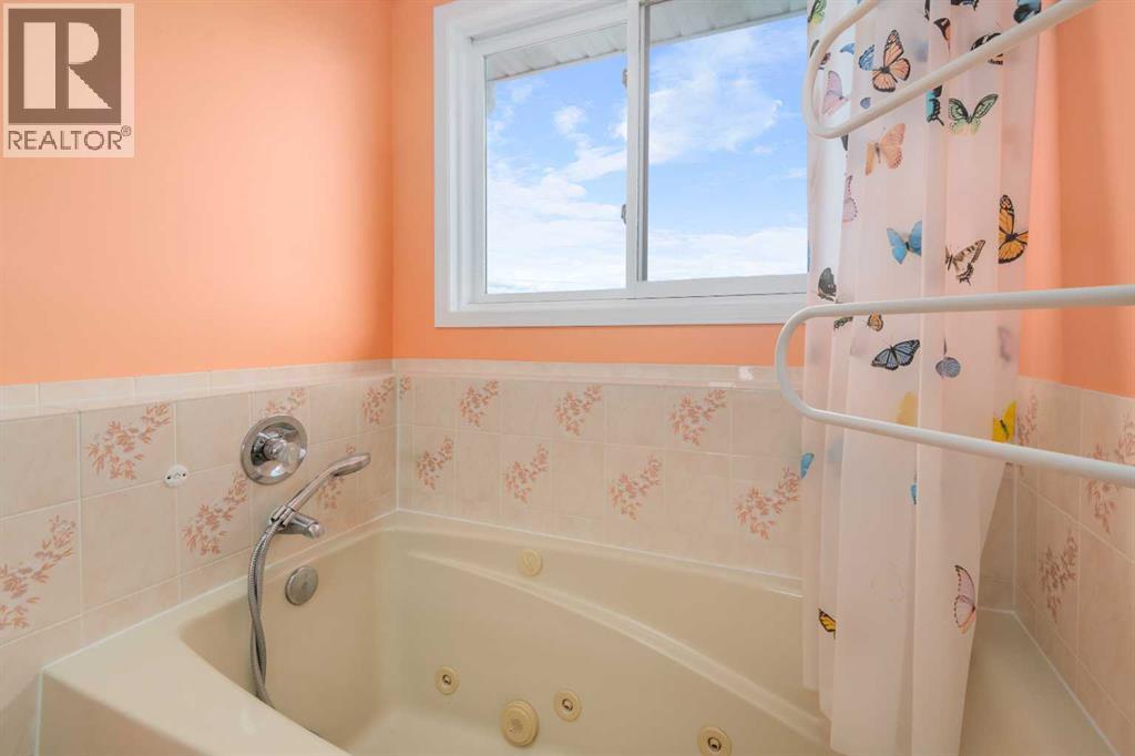 Single Family House for Sale in  Millbank Drive SW Millrise Calgary 