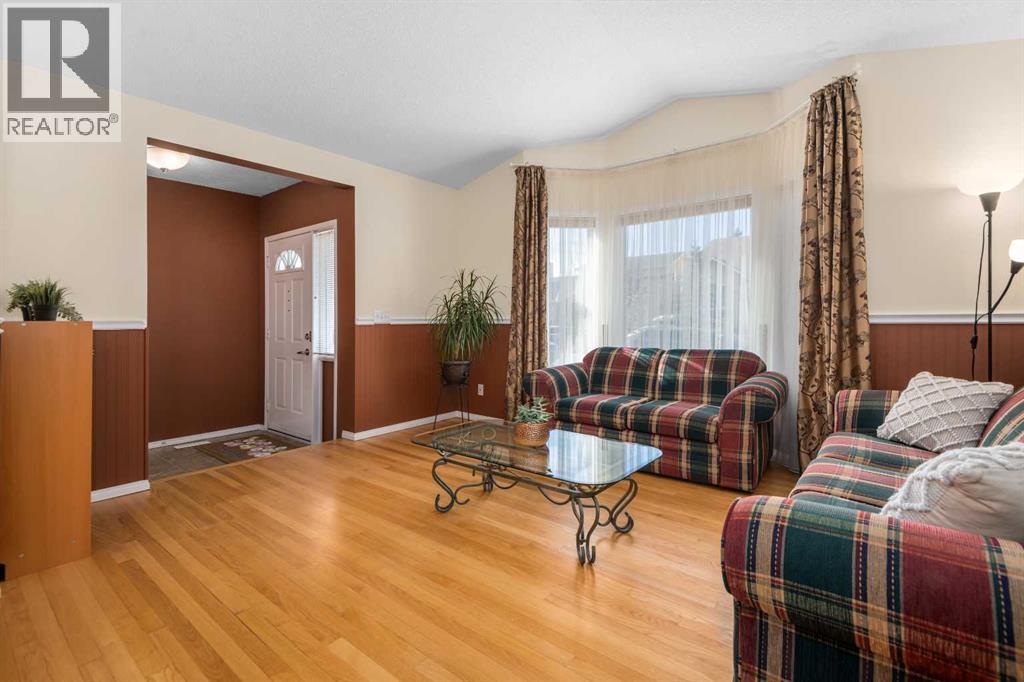 Single Family House for Sale in  Millbank Drive SW Millrise Calgary 