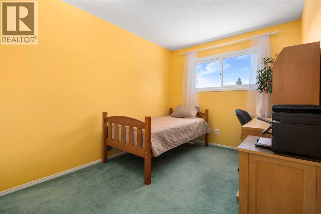 Single Family House for Sale in  Millbank Drive SW Millrise Calgary 