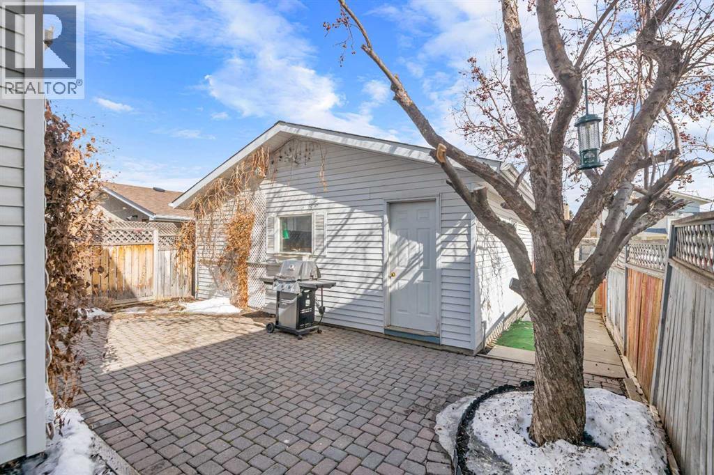 Single Family House for Sale in  Millbank Drive SW Millrise Calgary 