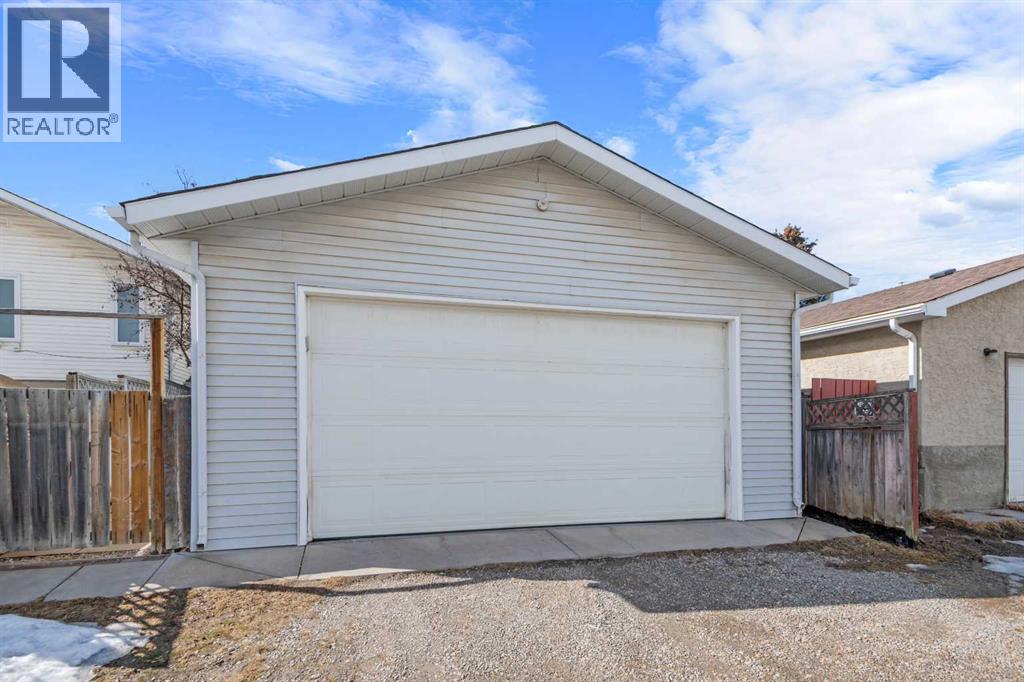 Single Family House for Sale in  Millbank Drive SW Millrise Calgary 