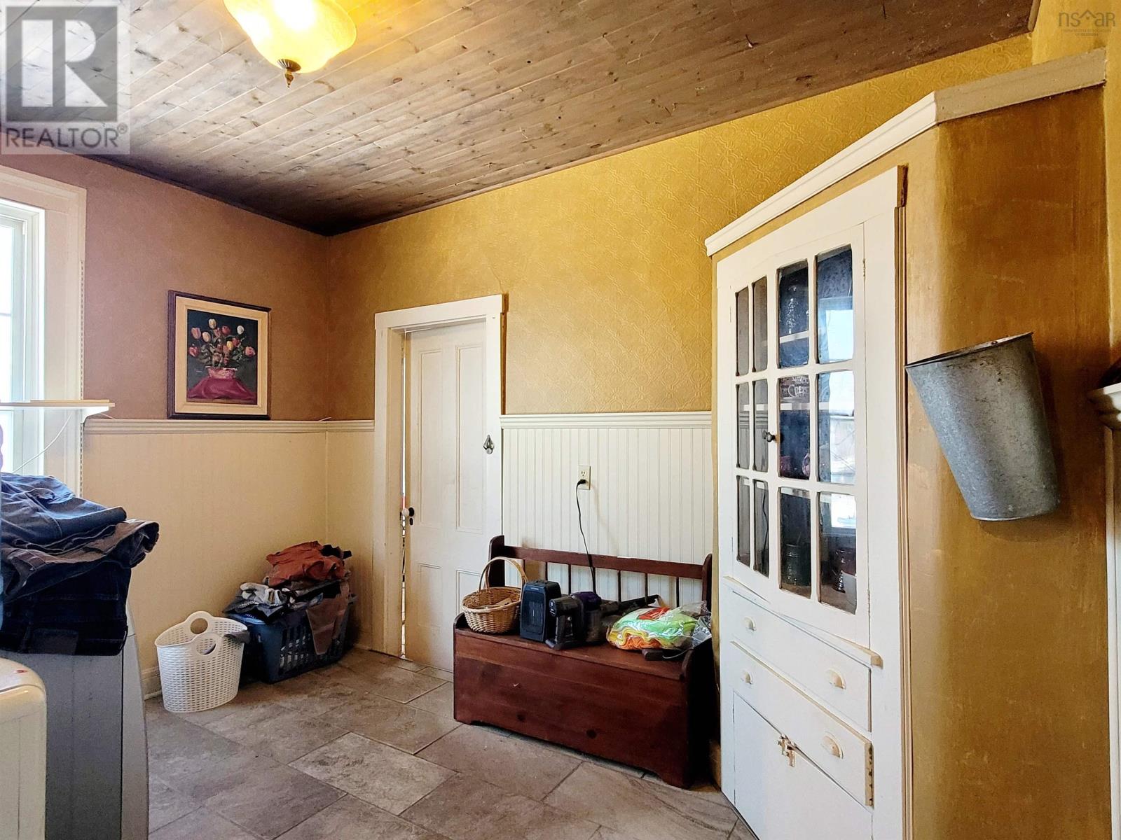 Property 38 of 49 of 221 Highway 8