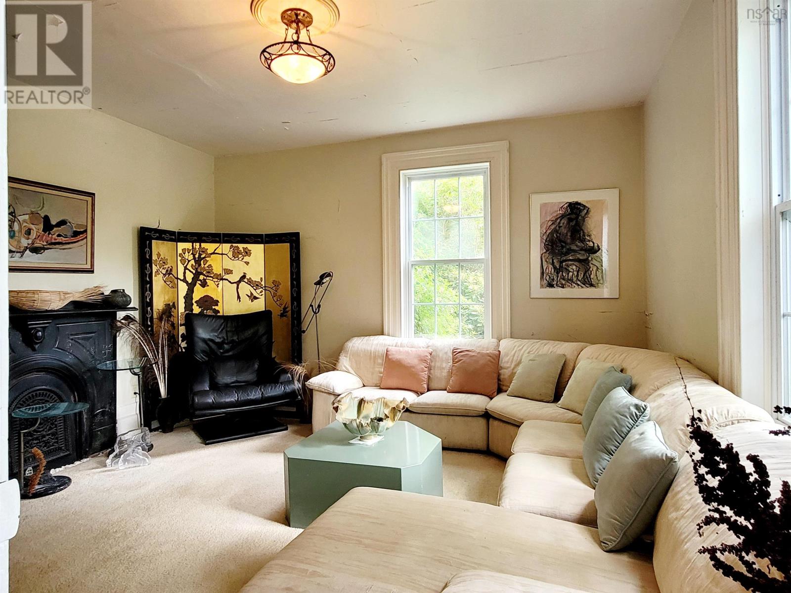 Property 3 of 49 of 221 Highway 8