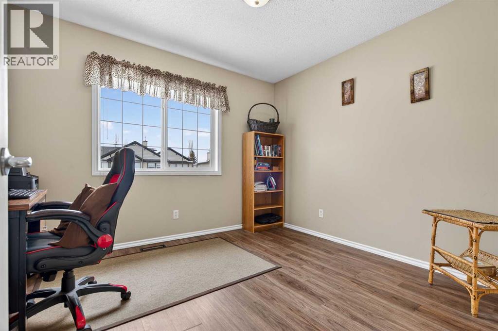 Single Family House for Sale in  Cougar Ridge Bay SW Cougar Ridge Calgary 