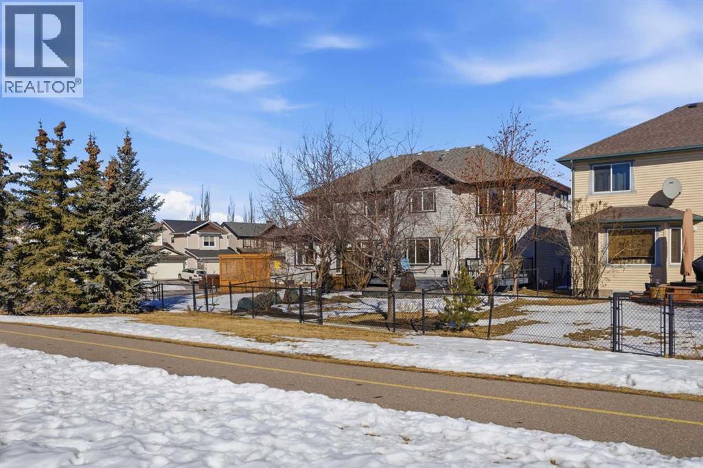 Single Family House for Sale in  Cougar Ridge Bay SW Cougar Ridge Calgary 