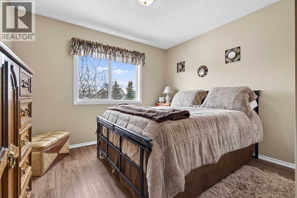 Single Family House for Sale in  Cougar Ridge Bay SW Cougar Ridge Calgary 