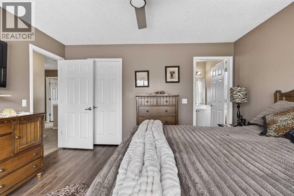 Single Family House for Sale in  Cougar Ridge Bay SW Cougar Ridge Calgary 