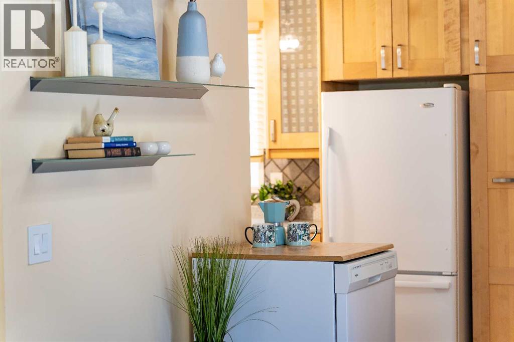 Single Family House Bi-level for Sale in   Street SW Oakridge Calgary 