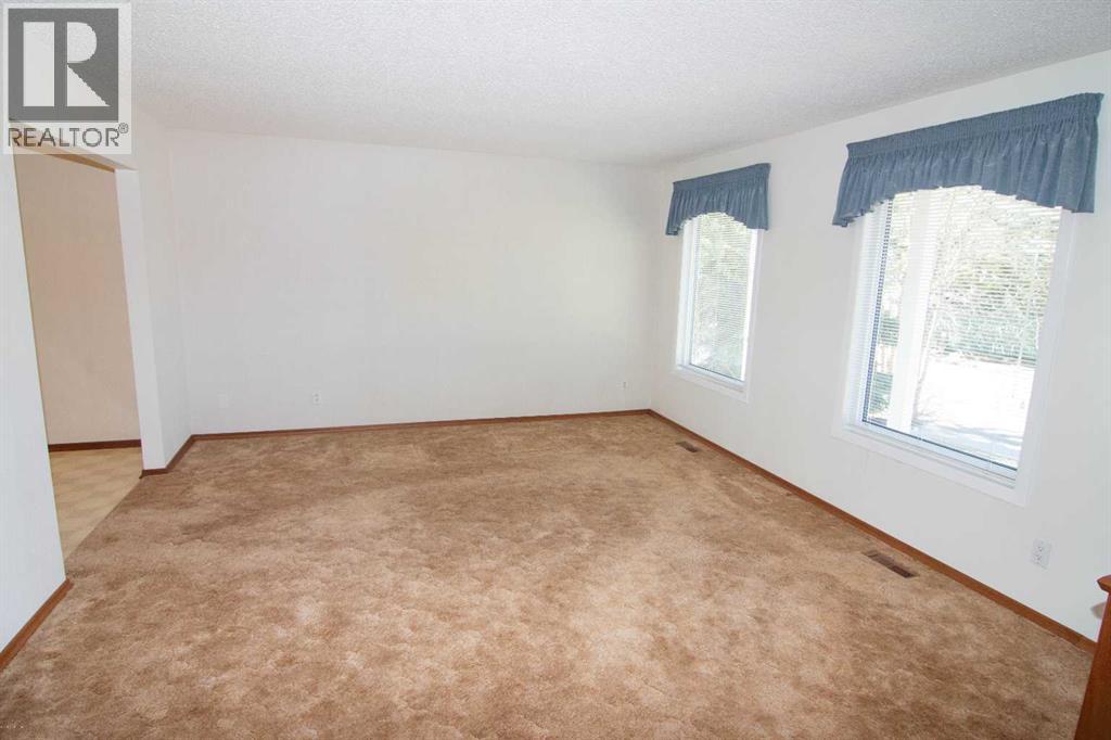 Single Family House Bungalow for Sale in  Dalton Drive NW Dalhousie Calgary 