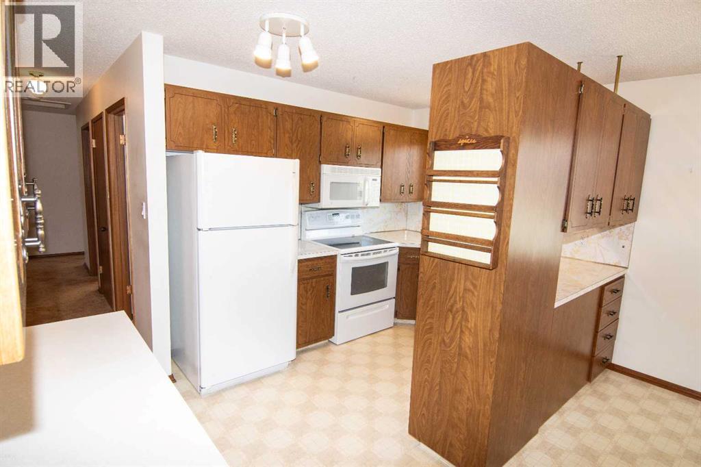 Single Family House Bungalow for Sale in  Dalton Drive NW Dalhousie Calgary 