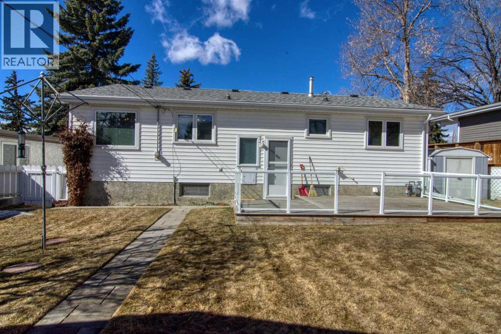 Single Family House Bungalow for Sale in  Dalton Drive NW Dalhousie Calgary 