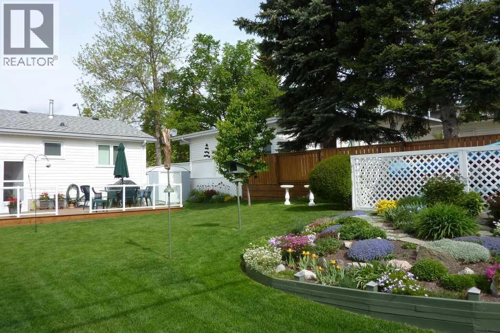 Single Family House Bungalow for Sale in  Dalton Drive NW Dalhousie Calgary 
