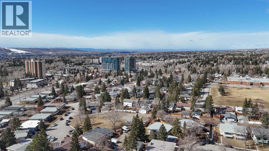 Single Family House Bungalow for Sale in  Dalton Drive NW Dalhousie Calgary 