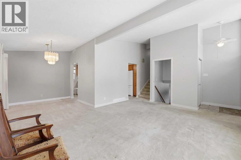 Single Family House 4 Level for Sale in  Brockington Road NW Brentwood Calgary 