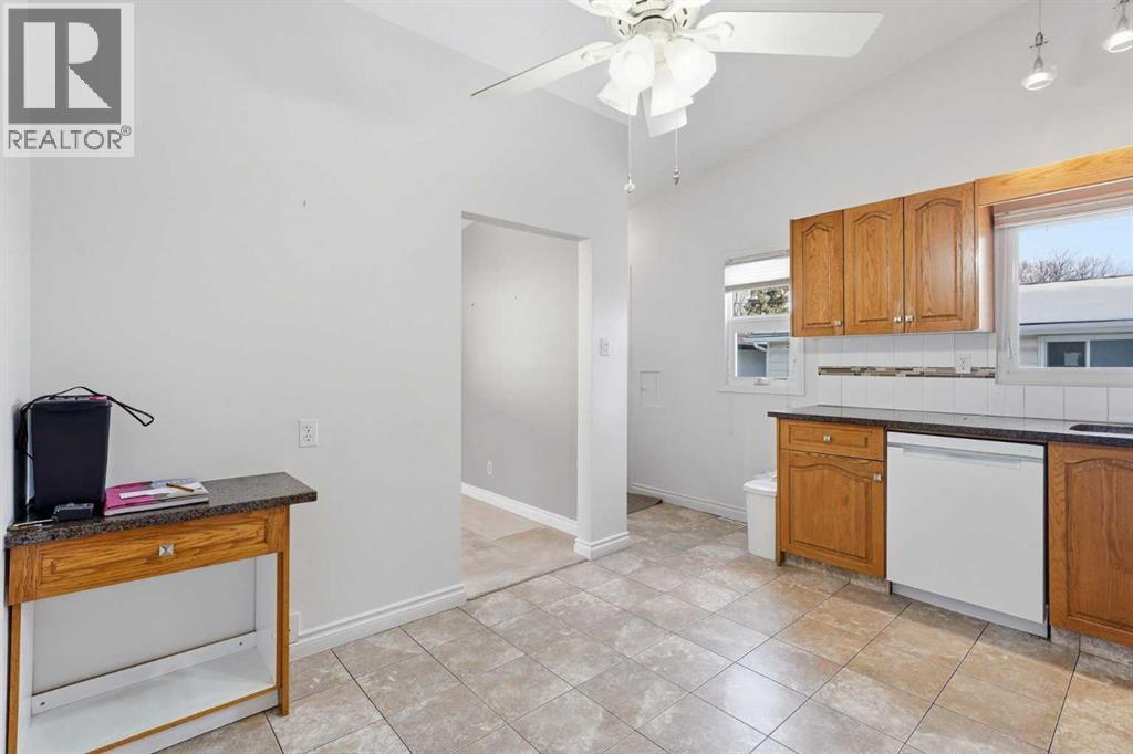 Single Family House 4 Level for Sale in  Brockington Road NW Brentwood Calgary 