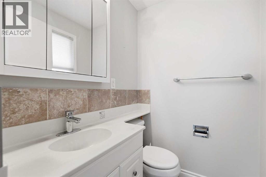 Single Family House 4 Level for Sale in  Brockington Road NW Brentwood Calgary 