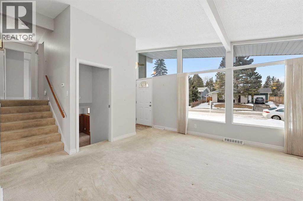 Single Family House 4 Level for Sale in  Brockington Road NW Brentwood Calgary 