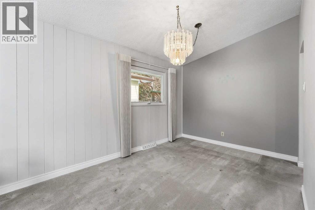 Single Family House 4 Level for Sale in  Brockington Road NW Brentwood Calgary 