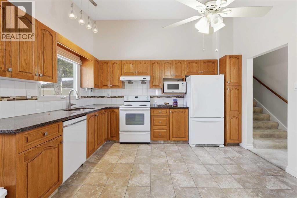 Single Family House 4 Level for Sale in  Brockington Road NW Brentwood Calgary 