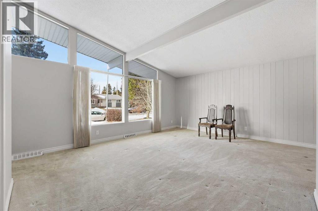 Single Family House 4 Level for Sale in  Brockington Road NW Brentwood Calgary 