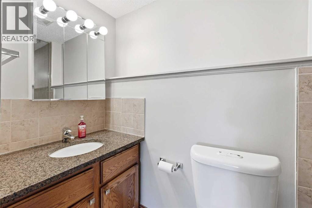 Single Family House 4 Level for Sale in  Brockington Road NW Brentwood Calgary 