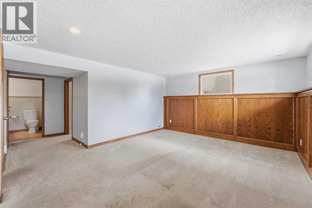 Single Family House 4 Level for Sale in  Brockington Road NW Brentwood Calgary 