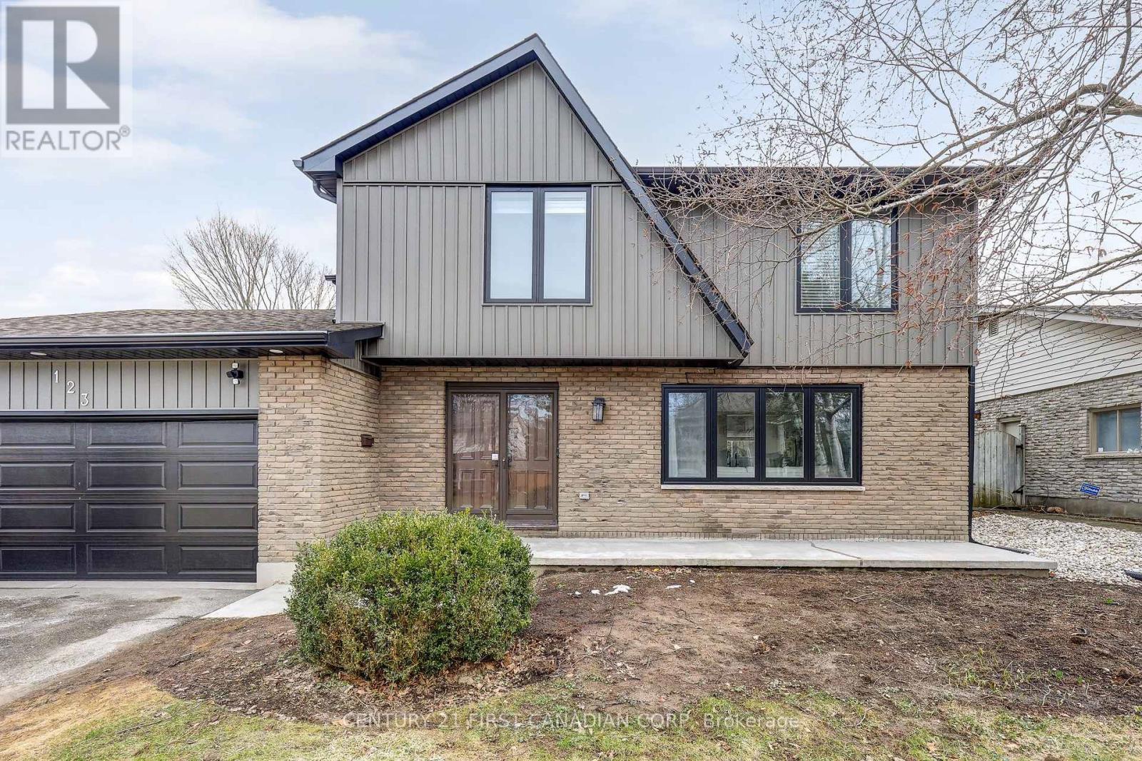 123 HILLSMOUNT CRESCENT