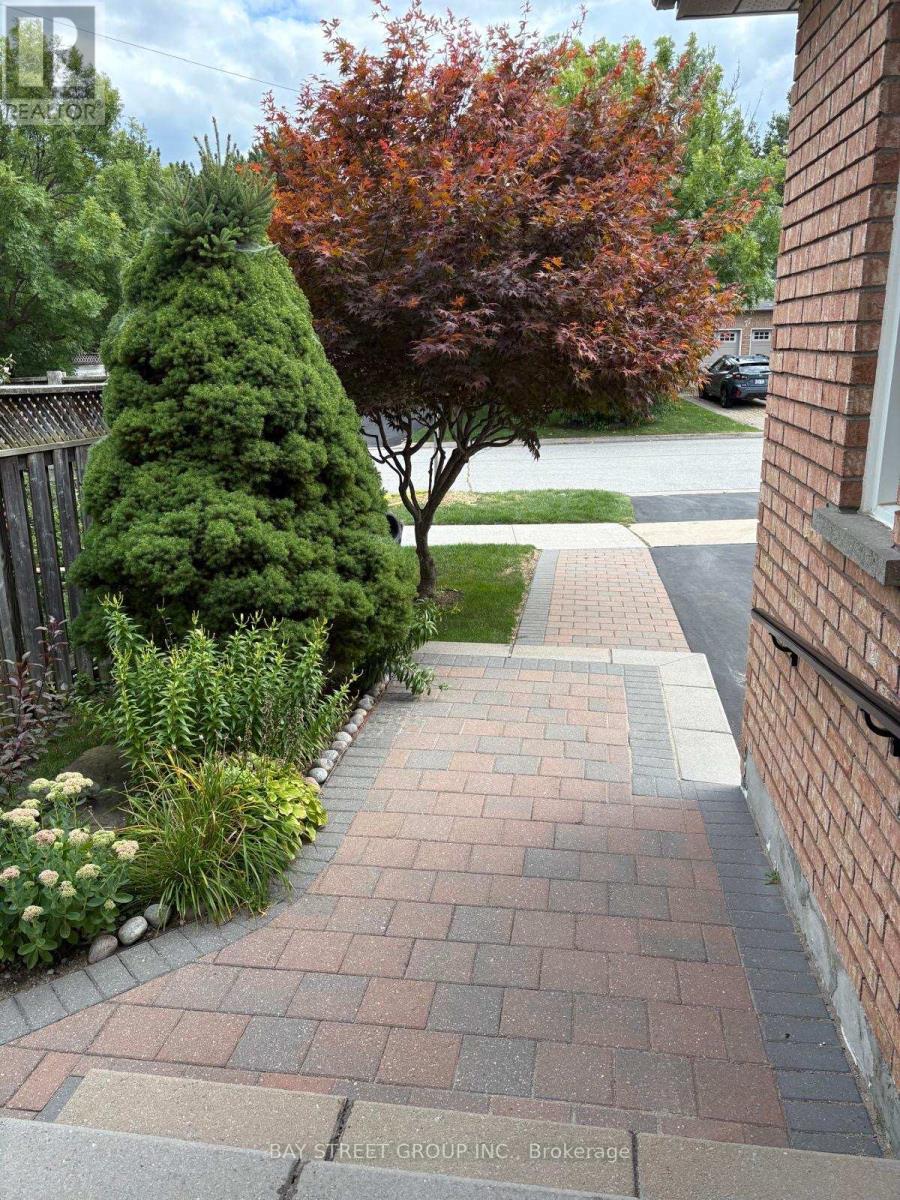 80 SUMMITCREST DRIVE,Richmond Hill (Devonsleigh),,