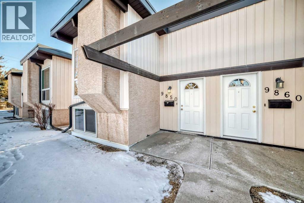 Single Family House Bi-level for Sale in   Street SW Oakridge Calgary 