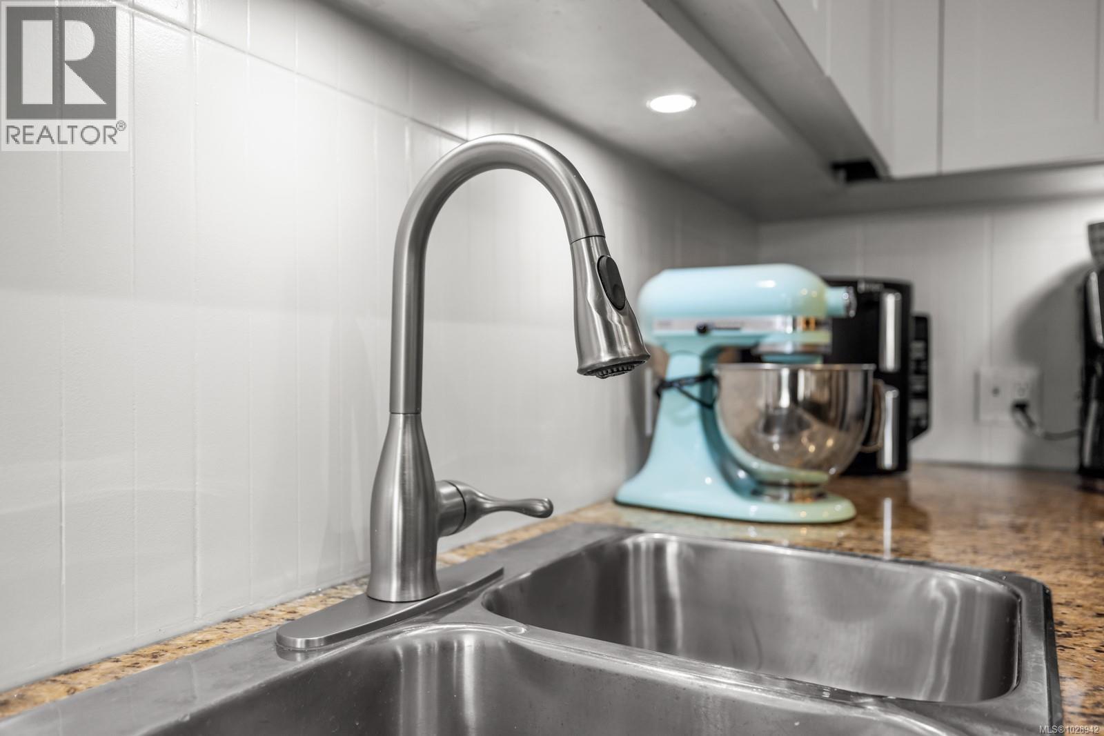 #403 1395 BEAR MOUNTAIN PKWY - 7