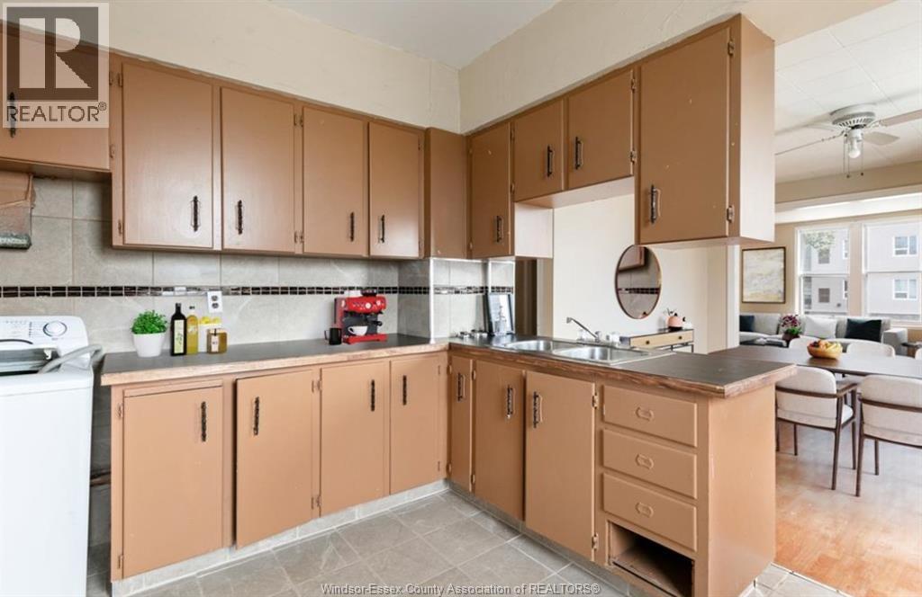 581-583 CRAWFORD AVENUE - 16