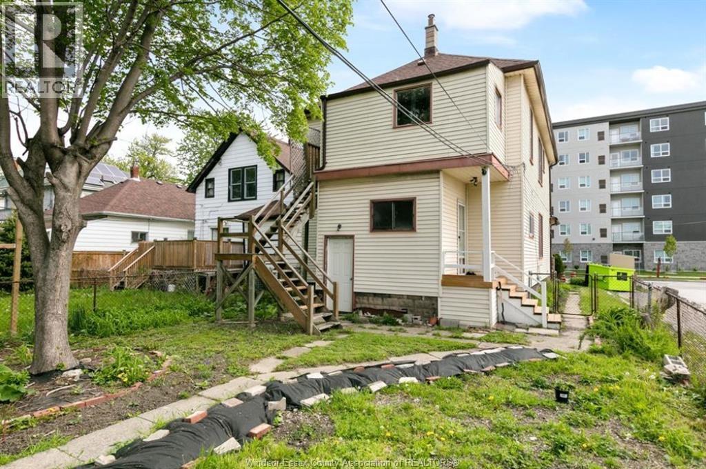 581-583 CRAWFORD AVENUE - 11