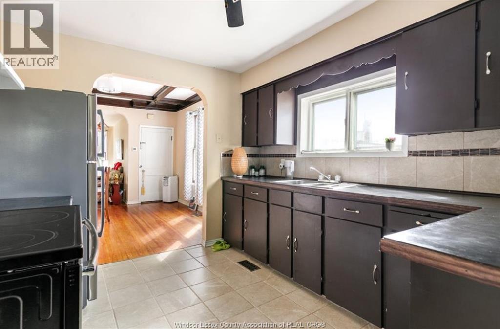 581-583 CRAWFORD AVENUE - 8