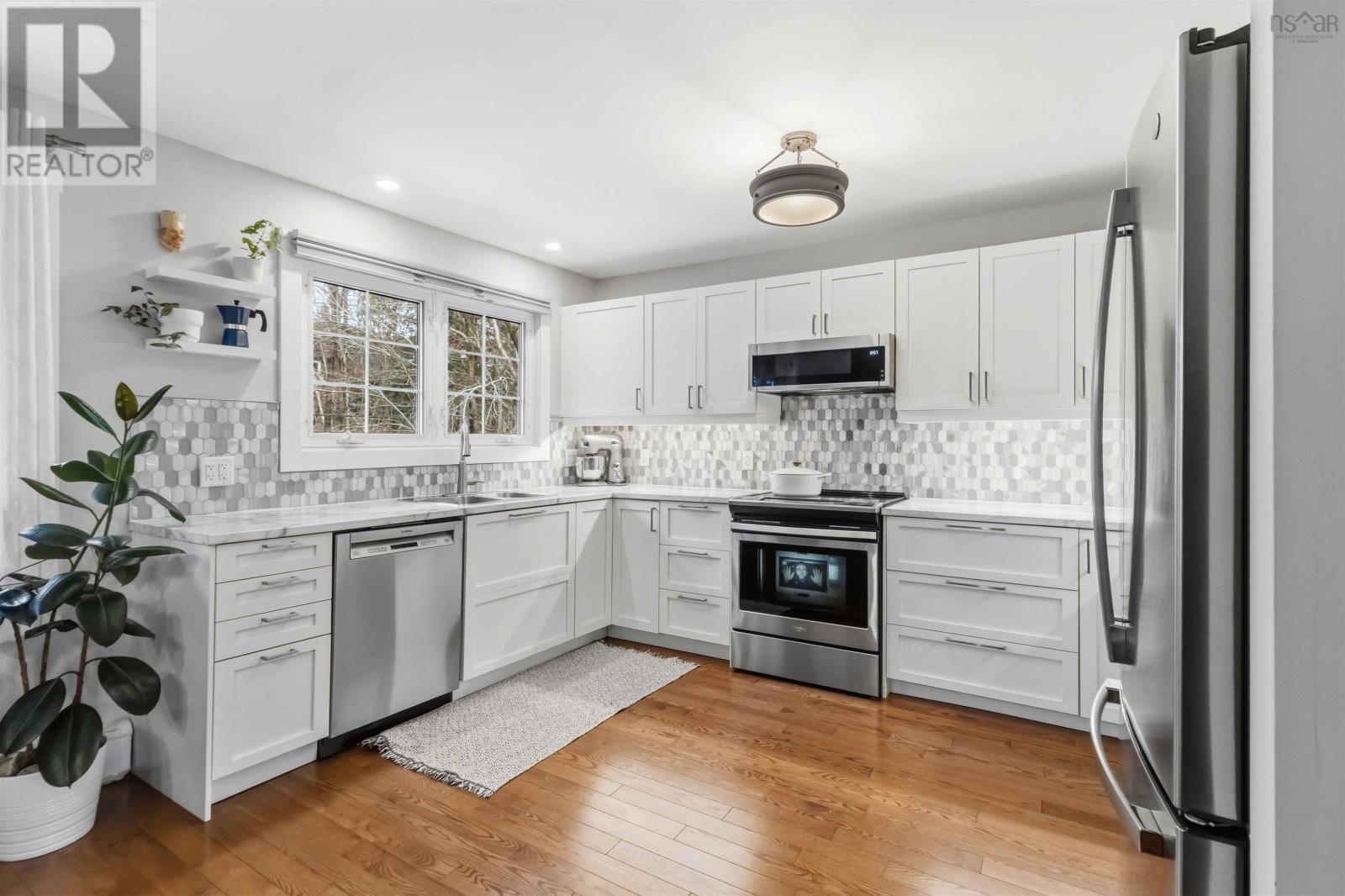 Property 1 of 50 of 78 GLENFOREST Drive