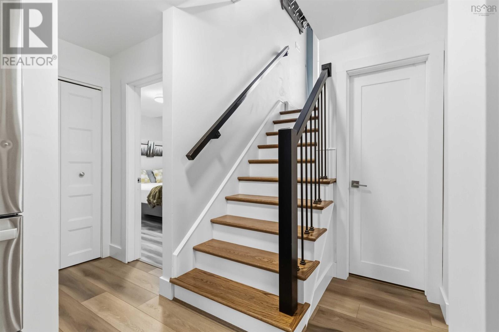 Property 29 of 50 of 78 GLENFOREST Drive