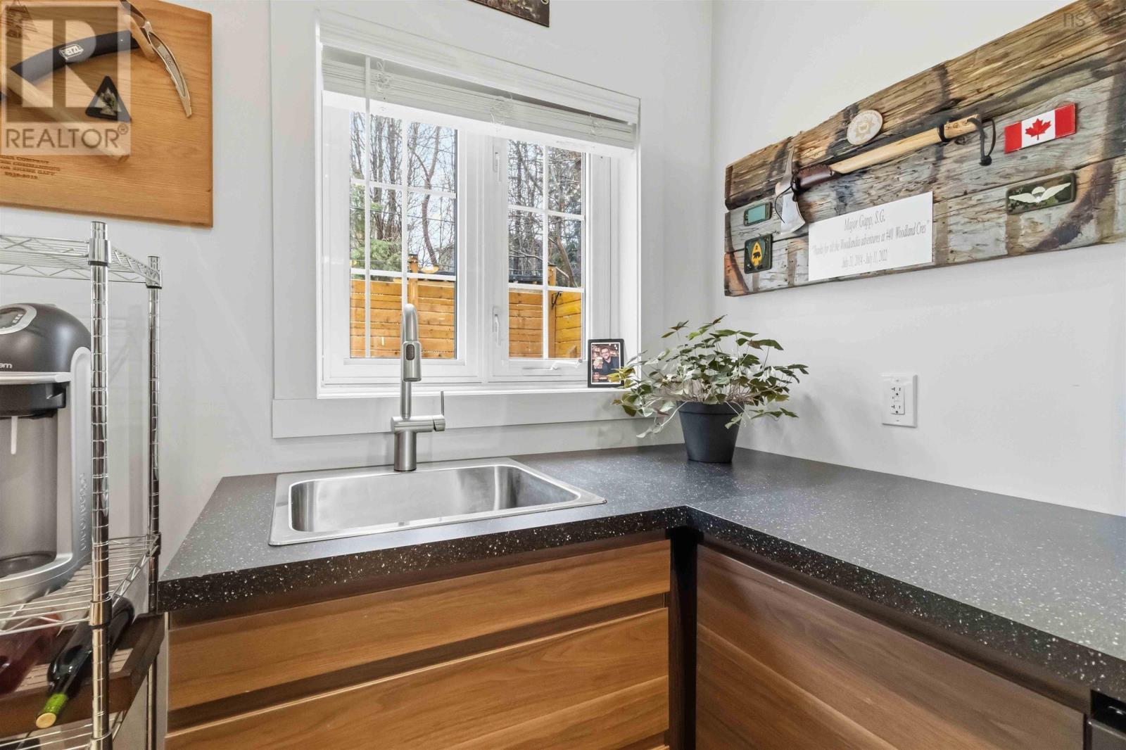 Property 23 of 50 of 78 GLENFOREST Drive