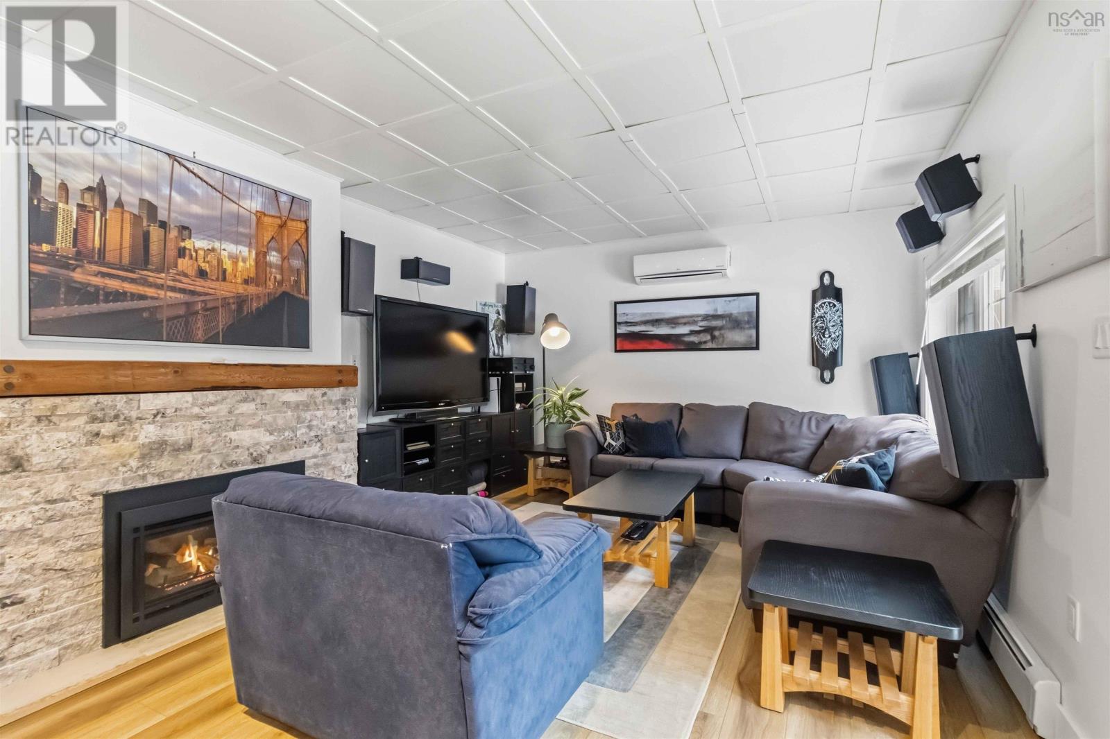 Property 38 of 50 of 78 GLENFOREST Drive