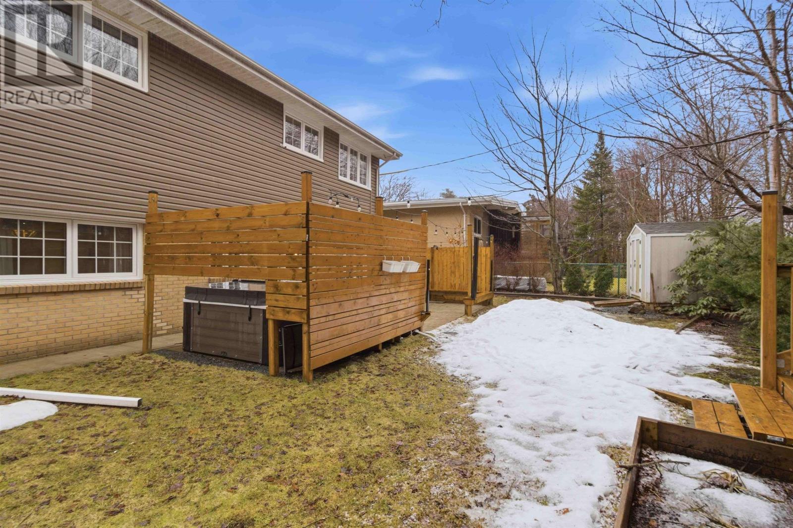 Property 34 of 50 of 78 GLENFOREST Drive