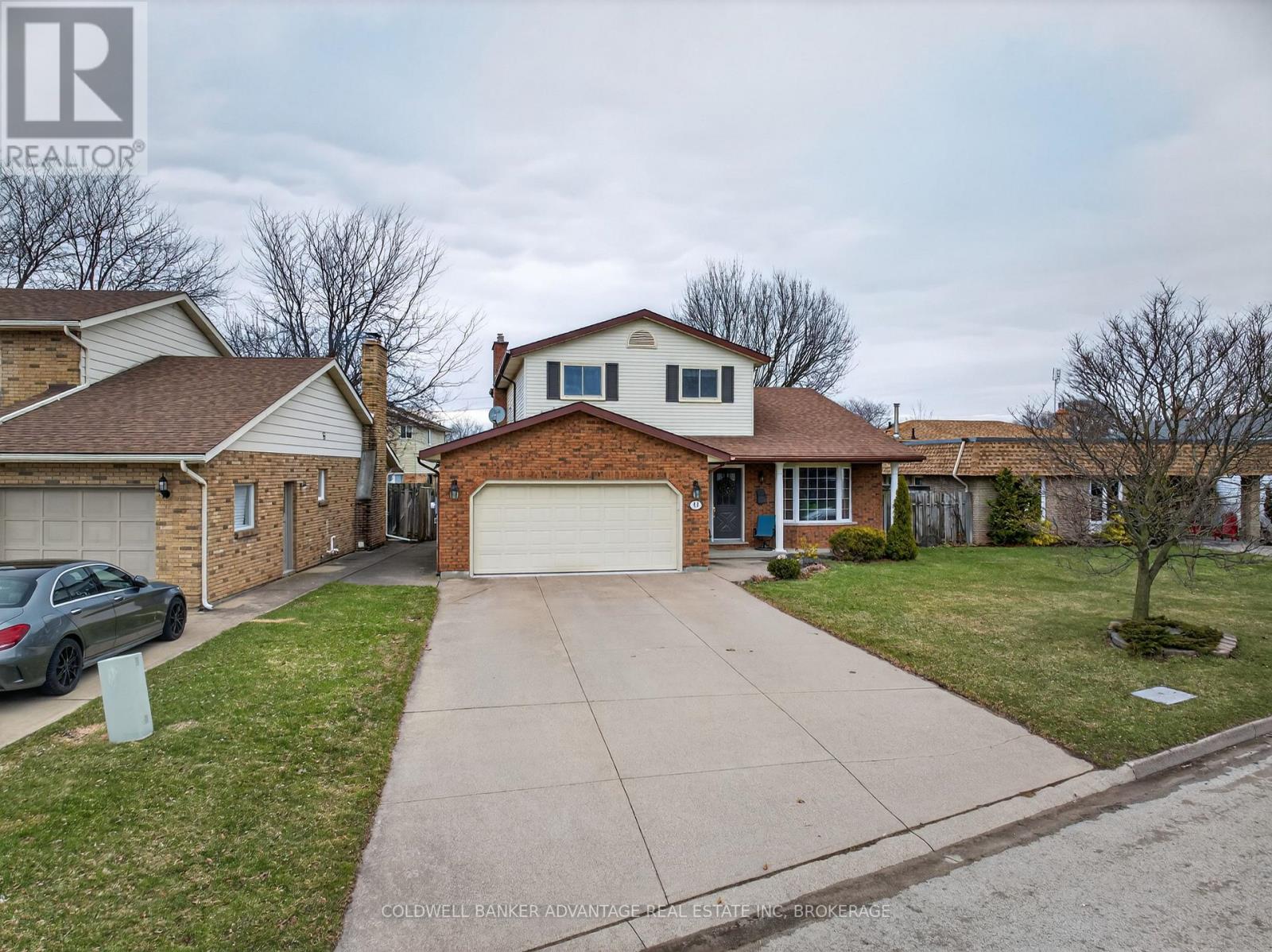 41 ADEL DRIVE E - 1