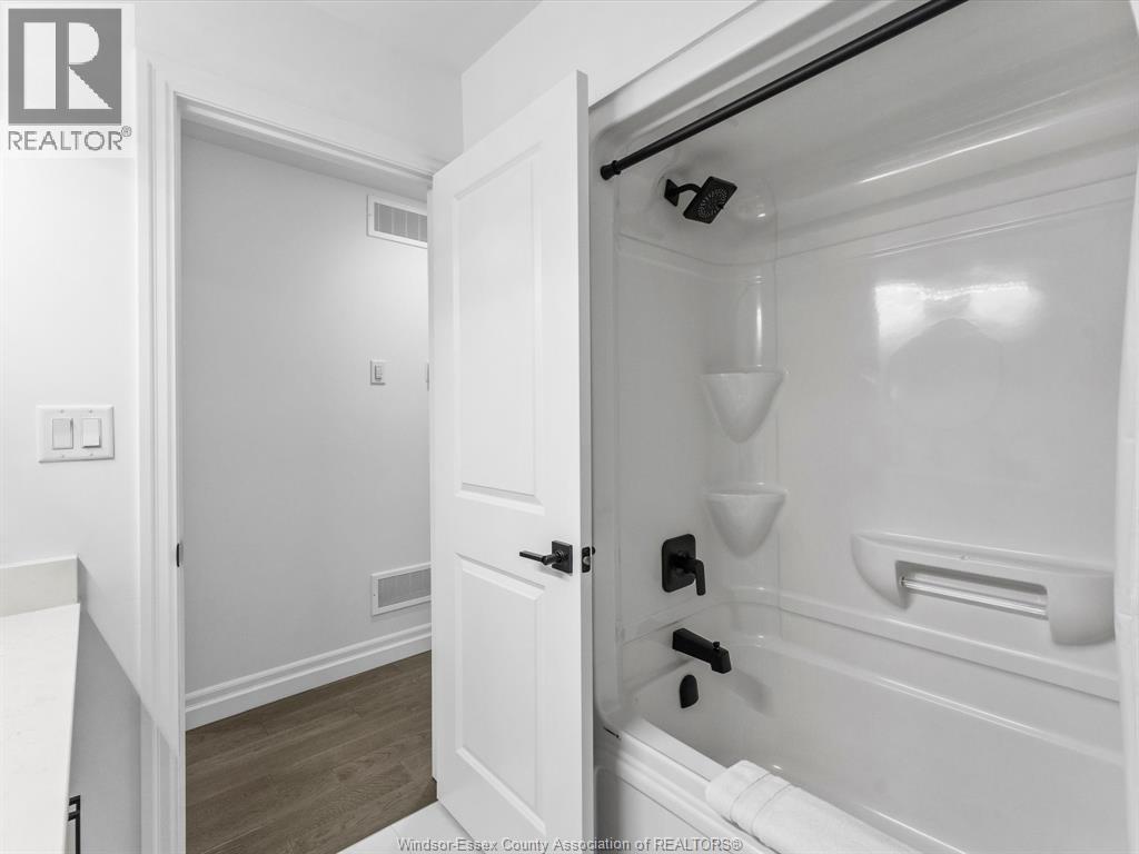 411 THOMPSON AVENUE - 25