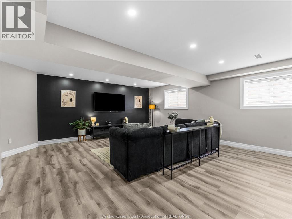 411 THOMPSON AVENUE - 26