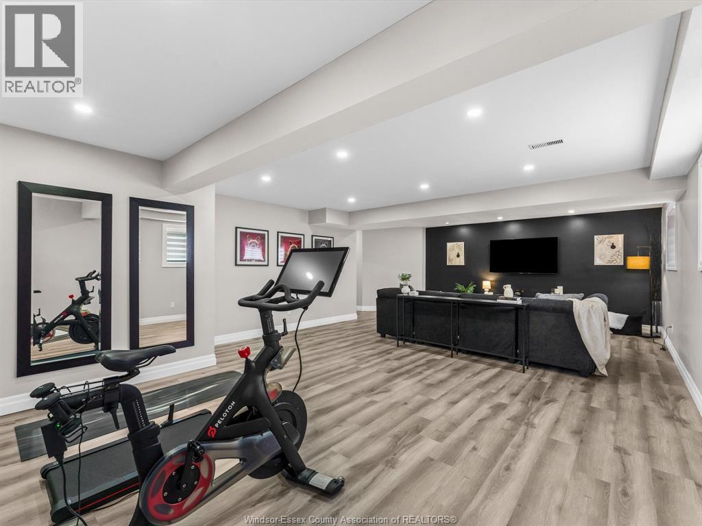 411 THOMPSON AVENUE - 27