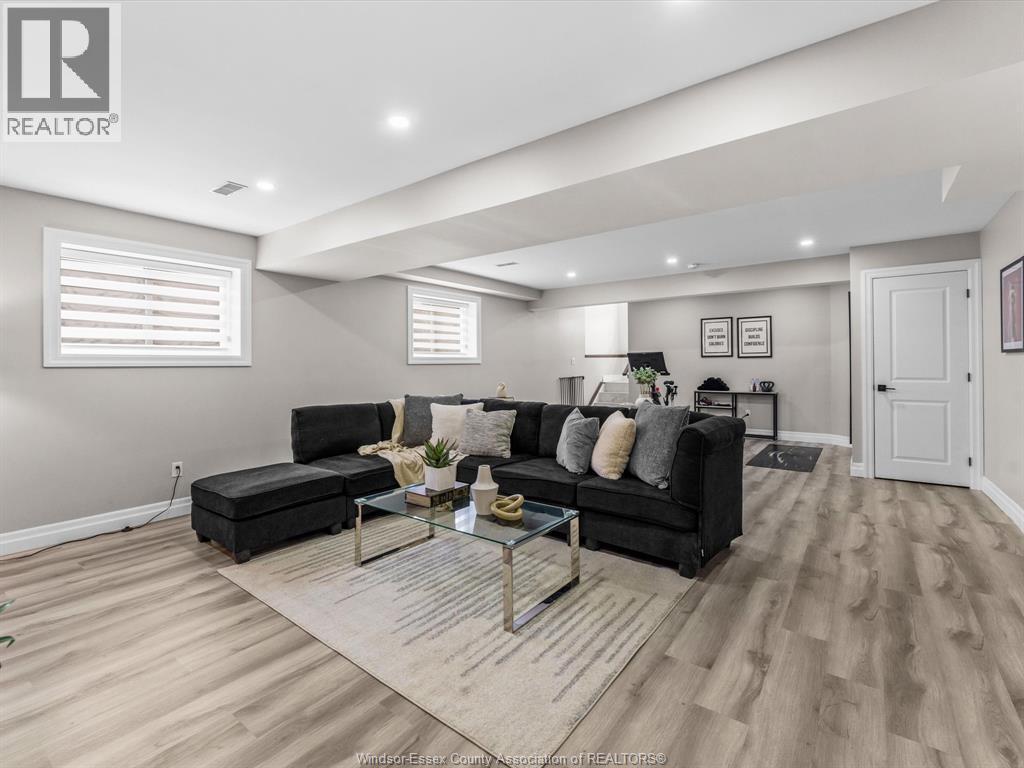 411 THOMPSON AVENUE - 31