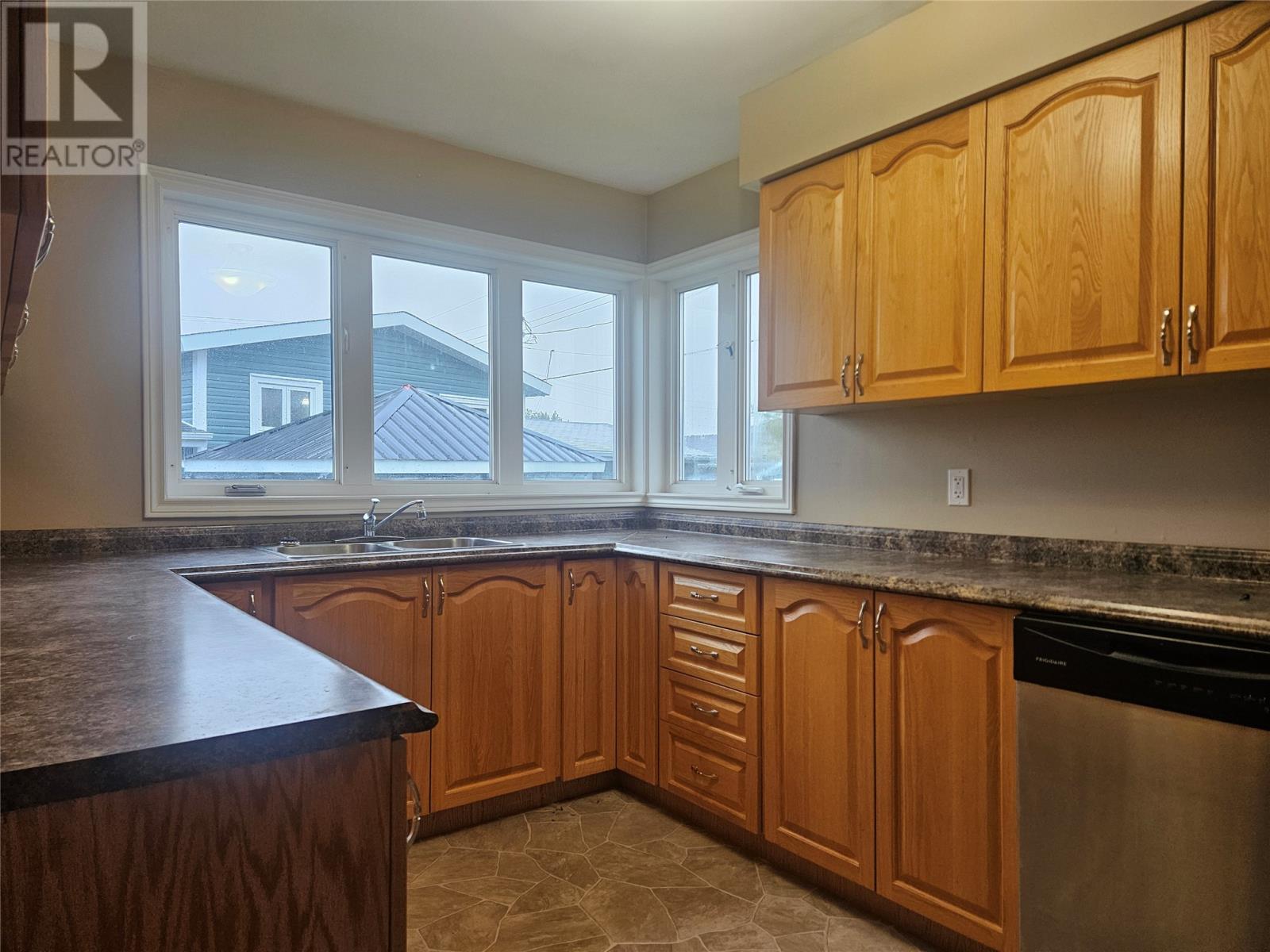 3 Courtney Street - 12