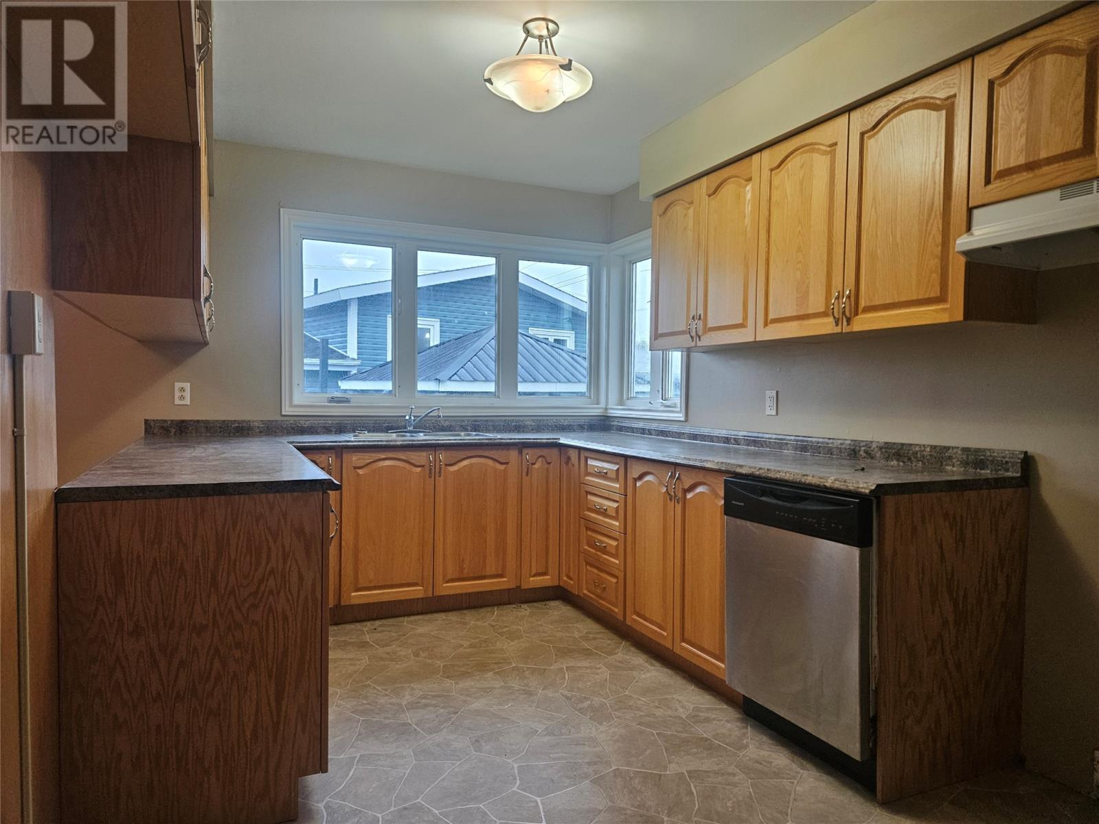 3 Courtney Street - 9