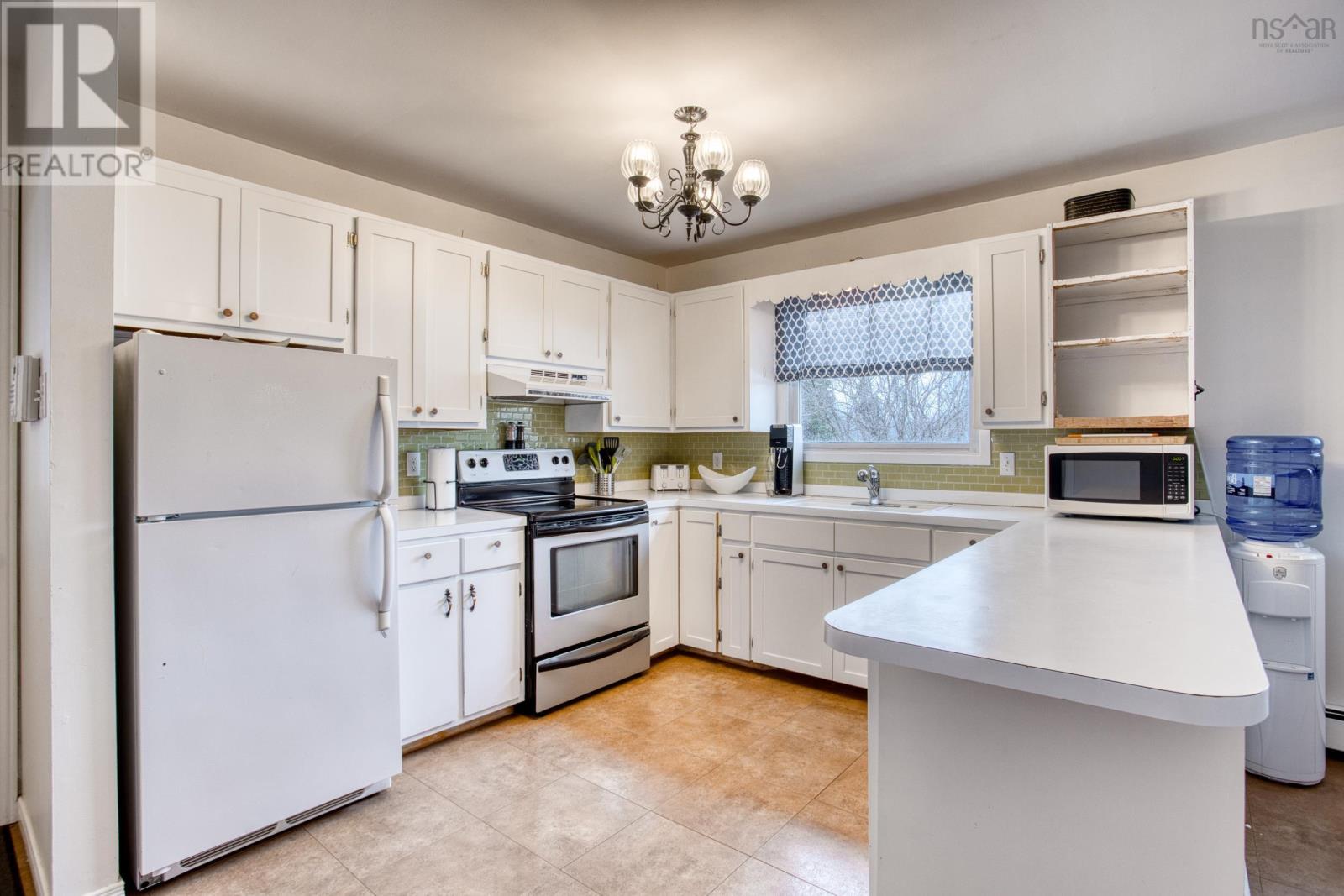 Property 9 of 50 of 12407 Highway 4