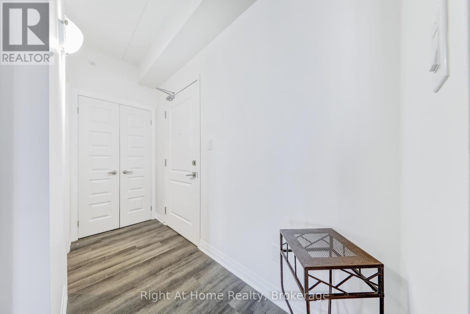 #307 610 FARMSTEAD DRIVE - 3