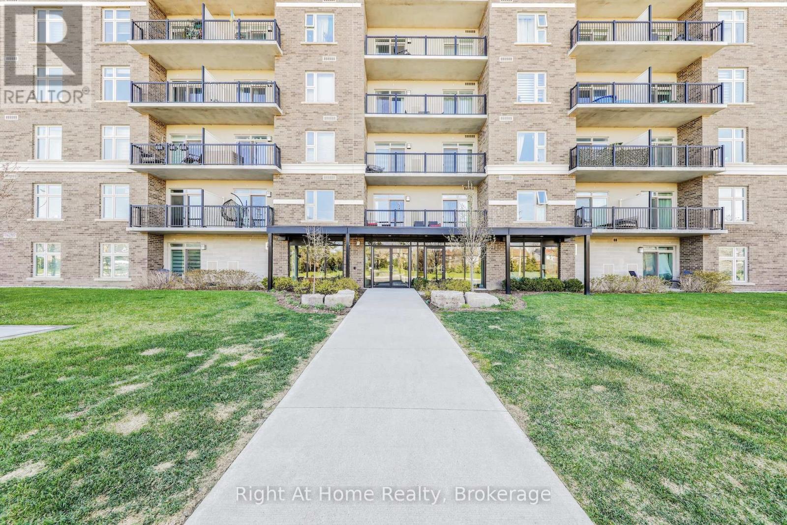 #307 610 FARMSTEAD DRIVE - 37