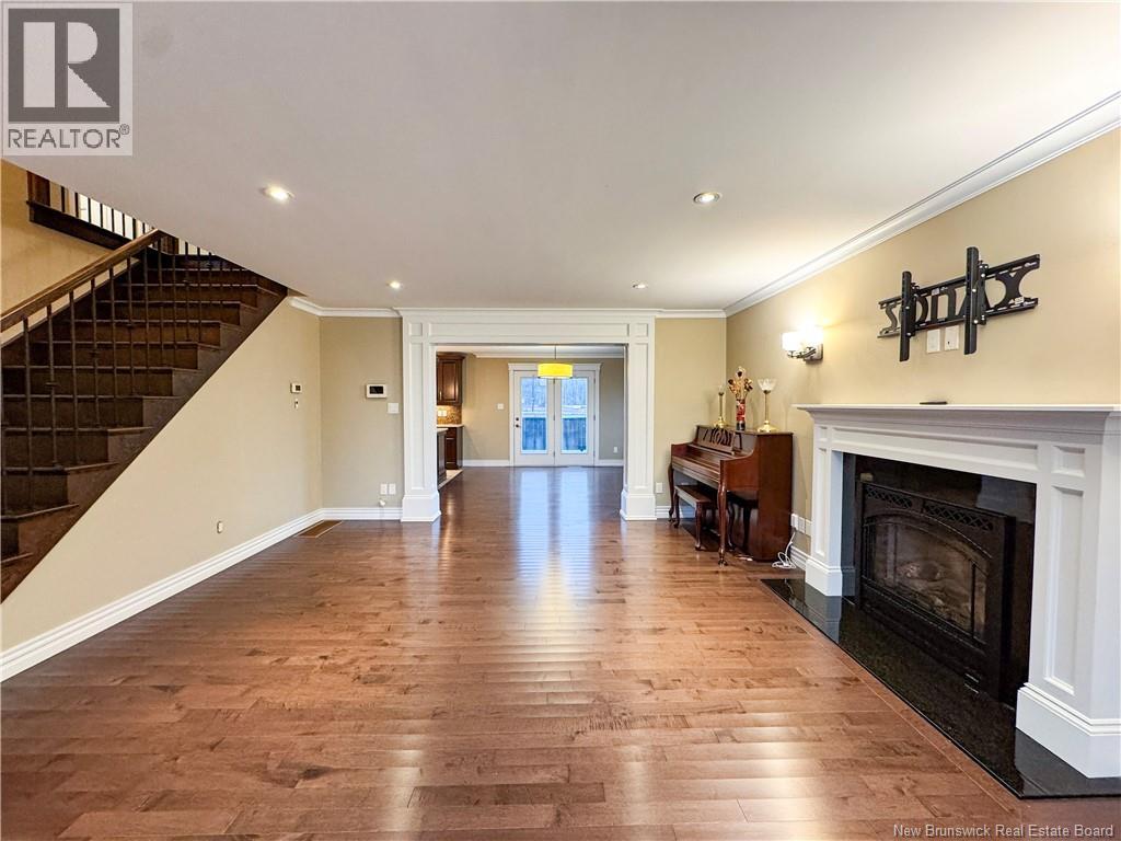 145 AMIENS DRIVE - 7